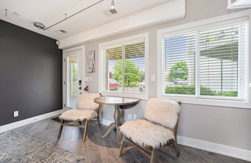Douglas Condominio | Updated condo with well-equipped kitchen, pool, firepits, grill, & gas fireplace