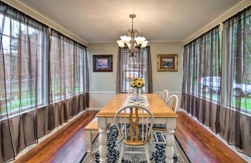 Coos Bay Casa | Updated Coos Bay Home about 2 Mi to Pacific Ocean