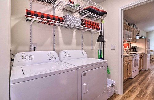 Waynesville Cabaña | Updated Cottage at Lake Junaluska Golf Course!