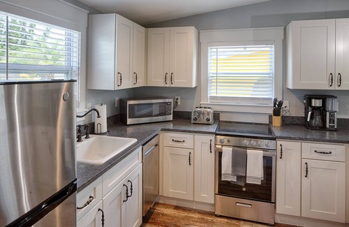 St. Augustine Casa | Updated Cottage in Heart of Town! / Park & Walk