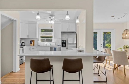 Trumbull Casa | Updated, cozy single family in Fairfield County
