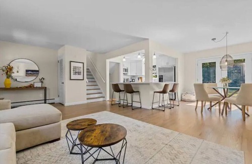 Trumbull Casa | Updated, cozy single family in Fairfield County