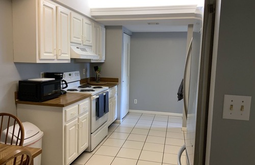 Delray Beach Condominio | Extremadamente limpio Delray Racquet Club condominio de 2 habitaciones