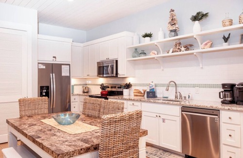 Cinnamon Shore Condominio | Updated Designer Condo w/ Great Cinnamon Shore Style & Amenities
