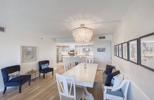 Ormond-by-the-Sea Condominio | Updated direct oceanfront corner condo with private balcony, heated pool and garage