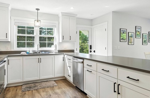 Sturgeon Bay Casa | Updated Door County Lake House | Sunsets, Fire Pit, Family-Friendly