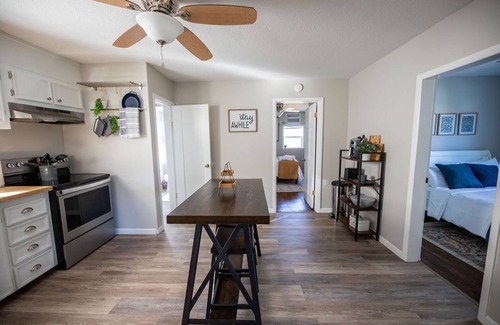 Caney Casa | Updated Downtown Bungalow