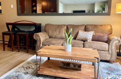 Historic District Casa | Updated Downtown Condo Walk Everywhere and Parking