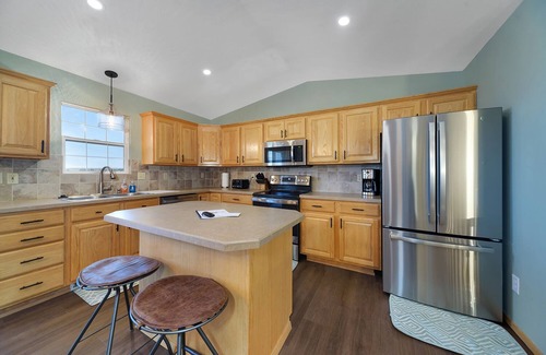 Red Lodge Casa | Updated Family Friendly Townhome w/ Hot-Tub