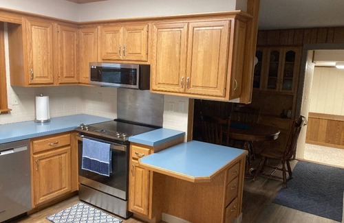 El Dorado Casa | Updated family home in quiet neighborhood.