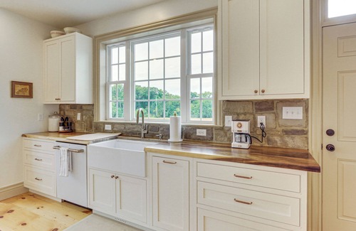 Middletown Casa | Updated Farmhouse < 2 Mi to Historic Middletown!