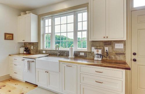 Middletown Casa | Updated Farmhouse Less Than 2 Mi to Historic Middletown!