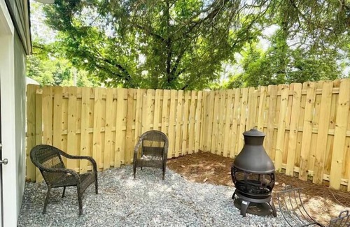 West Southern Pines Casa | Updated, Fenced, Pet Friendly Downtown Cottage