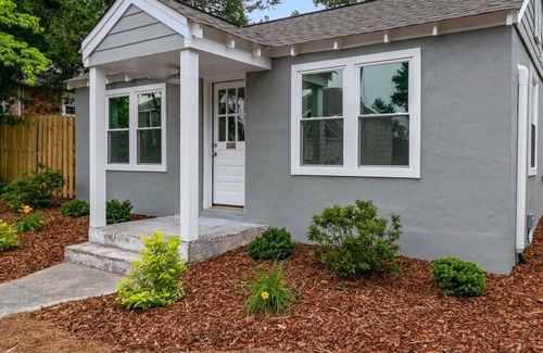 West Southern Pines Casa | Updated, Fenced, Pet Friendly Downtown Cottage