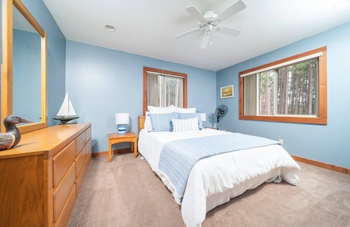Central Lake Cabina | Updated for large groups on private lot. Right next to world famous Torch Lake!