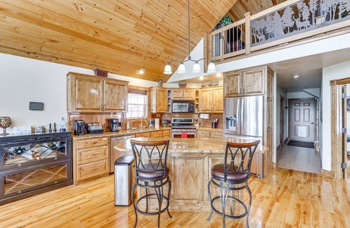 Garden Valley Cabina | Updated Garden Valley Home w/ Fire Pit & Game Room