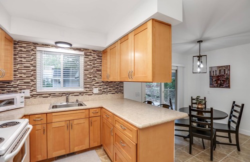 Livonia Casa | Updated home in great neighborhood with outdoor spaces