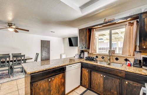 Stockton Casa | Updated Home in Suburbs - 10 Mi to Dtwn Stockton!