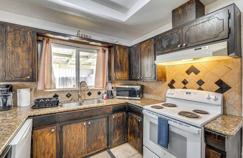 Stockton Casa | Updated Home in Suburbs - 10 Mi to Dtwn Stockton!