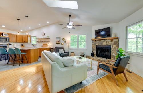 Mountain Springs Casa | Updated Home with Private Hot Tub and Mtn Views!