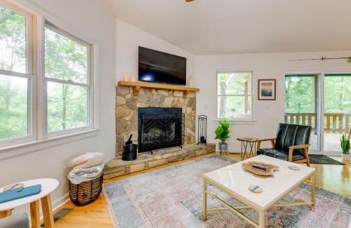 Mountain Springs Casa | Updated Home with Private Hot Tub and Mtn Views!