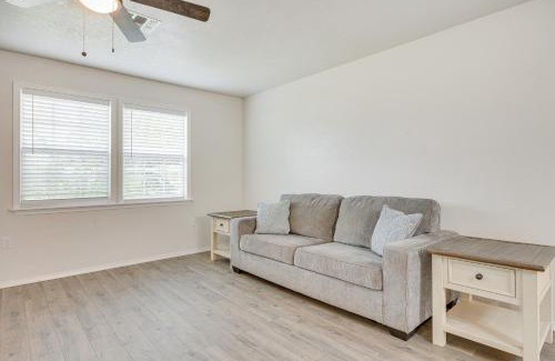 Mangum Casa | Updated Home with Yard about 14 Mi to Quartz Mountain!