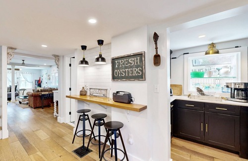 East Chop Casa | Updated house close to town and beach with patio, AC, and games