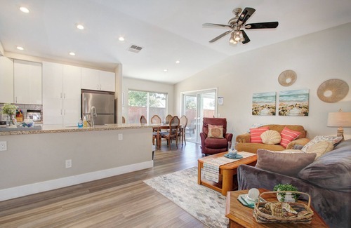 Elk Grove Casa | Elk Grove House with King Bed, Pool & Hot Tub