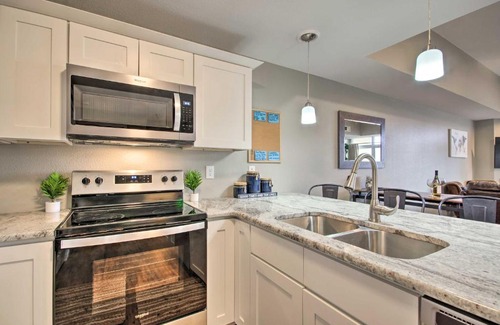 Osage Beach Apartamento | Updated Lakefront Condo and Patio and Pool Access