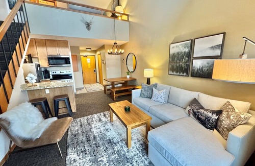 Lutsen Apartamento | Updated Lutsen Mtn Condo Ski in Ski out Location Location