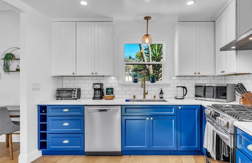 Edgemar - Pacific Manor Casa | Updated Lux Mid-Century Modern Home 0.5mi to Beach