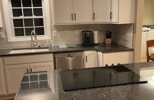 Aksarben - Elmwood Park Casa | Updated Midtown Gem (10 Minutes to most places)