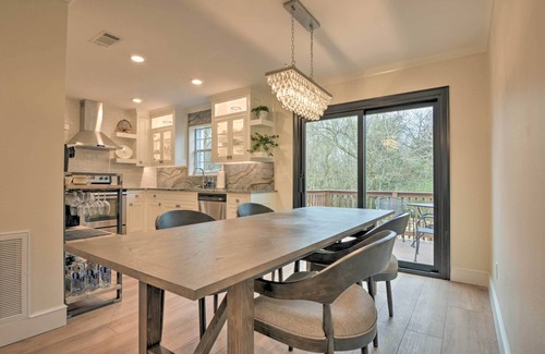 Downtown Cabaña | Updated & Modern House < 1 Mi to Dtwn Bentonville!