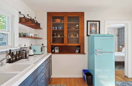 Dunsmuir Apartamento | Updated Mountain Home Clawfoot Tub Near Waterfalls