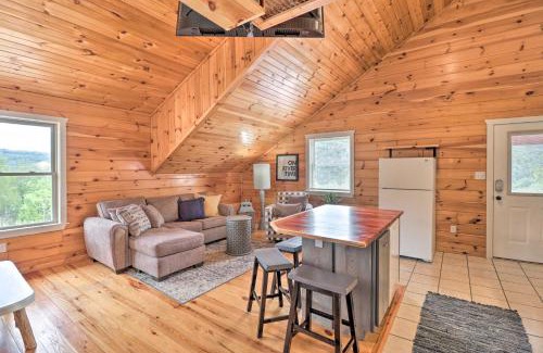 Mountain View Apartamento | Updated Mtn View Studio with Loft - Near River!
