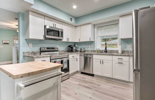 Rose Haven Cabaña | Updated North Beach Cottage: Pet Friendly!