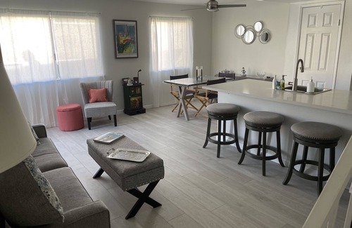 Palm Desert Condominio | Updated perfectly located PD condo