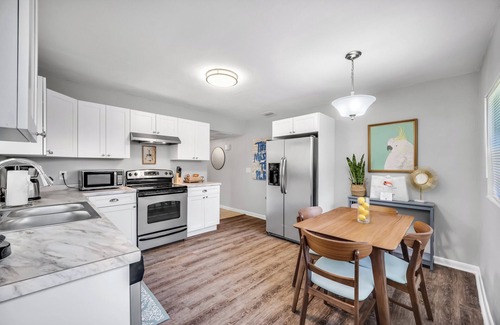 Riverside Heights Casa | Updated | Pet Friendly | Large Backyard | Riverside Heights Bungalow