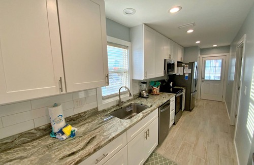 Morgantown Casa | Updated private home w/ views, pools & dogs ok!