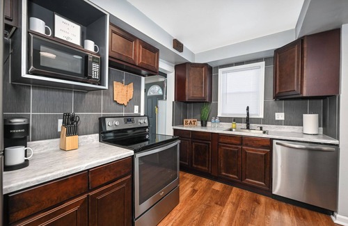 Shaker Heights Casa | Updated Ranch Near Hospitals & Van Aken District