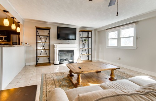 Robinson Condominio | Updated Robinson Vacation Rental w/Fireplace!