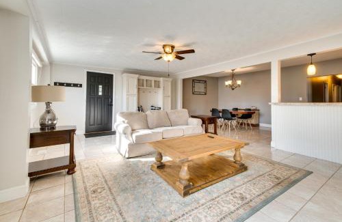 Robinson Apartamento | Updated Robinson Vacation Rental with Fireplace!