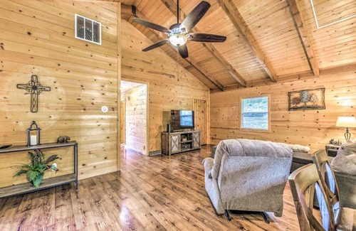 Ruidoso Casa | Updated Ruidoso Cabin with Spacious Deck and View