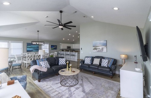 South Nags Head Casa | Updated S Nags Head oceanfront beach house, near Cape Hatteras Natl Park.