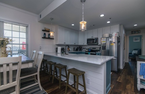 Edisto Island Condominio | Updated Second Floor Condo w/ Free Pool Access; Direct Beach Access; Cable TV/WiFi Access