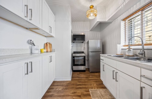 Willmore Condominio | Updated Studio in Downtown Long Beach - Walk to Everything