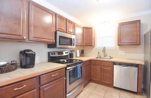 Columbia Casa | Updated Townhome near Downtown Columbia, I-26, Lexington Medical Center