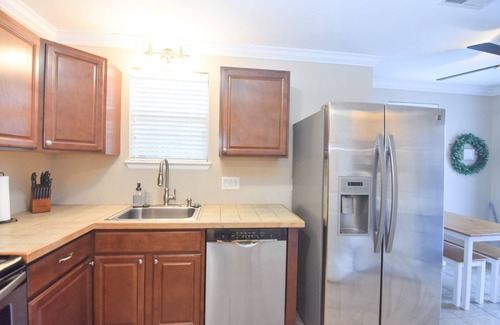Columbia Casa | Updated Townhome near Downtown Columbia, I-26, Lexington Medical Center