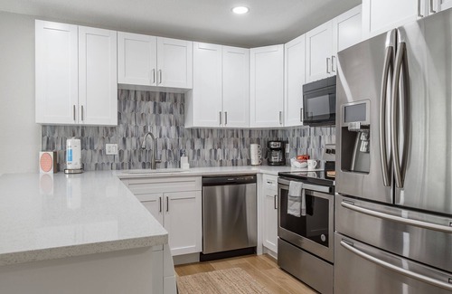 Apollo Beach Condominio | Updated Waterfront Condo in Apollo Beach 1572