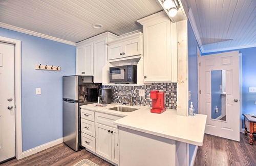 Williamstown Apartamento | Updated Williamstown Apartment with Kitchen!
